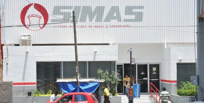 Simas obligado a pagar a ex contralor más de 3.5 mdp