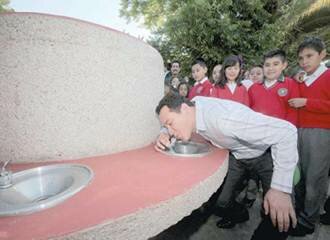 Bebederos de agua potable en escuelas de Durango